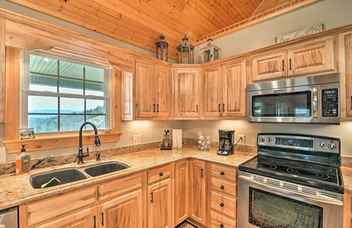 Franklin Casa | 3BR Franklin House w / múltiples cubiertas y vistas Mtn!