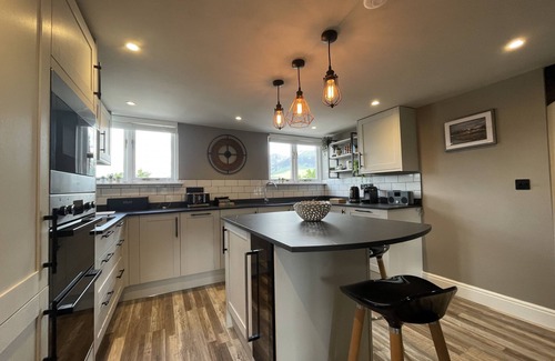 Keswick Cabaña | Mountain View - an apartment that sleeps 4 guests in 2 bedrooms