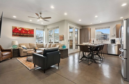 Old Town North Casa | Mountain View Getaway - Groups Welcome!