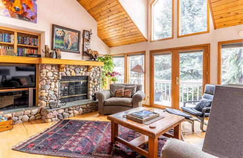 Bigfork Casa | Mountain-view getaway with fireplace near Bigfork Harbor & downtown dining/shops