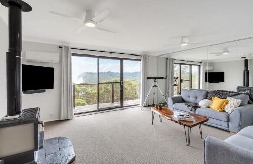 Wentworth Falls Casa | Mountain View Hideout with Stargazing Telescope