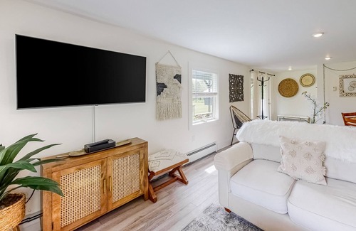 Morrisville Casa | Mountain-view hideaway with swimming pond & washer/dryer - dogs welcome
