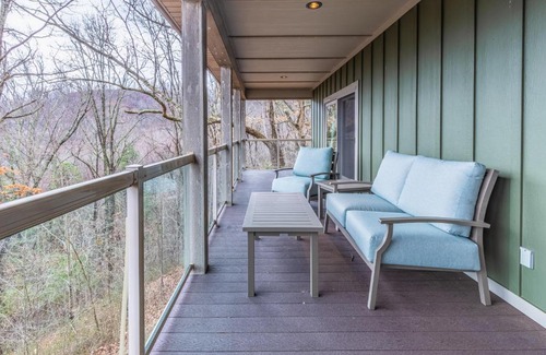 Waynesville Casa | Mountain-View Hideaway