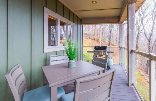 Waynesville Casa | Mountain-View Hideaway