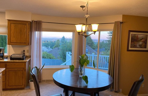 Beaverton Casa | Mountain View home close to hiking trails, city and main attractions.