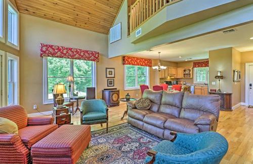 Bryson City Casa | Mountain View Home Hike, Raft, Golf and More!