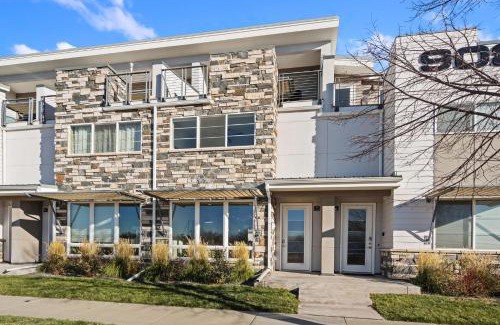 Old Town North Casa | Mountain View Home with King Beds and Rooftop Deck