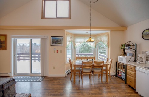 Twin Mountain Cabina | Mountain view home with snowmobile access; Close to Bretton Woods
