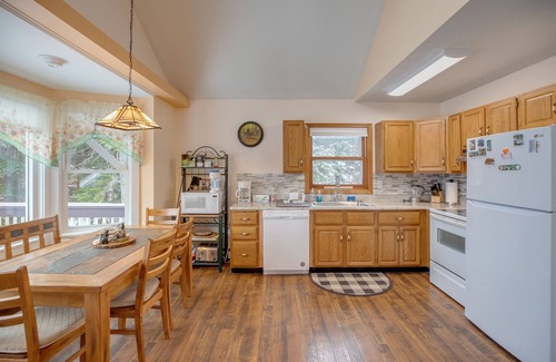 Twin Mountain Cabina | Mountain view home with snowmobile access; Close to Bretton Woods