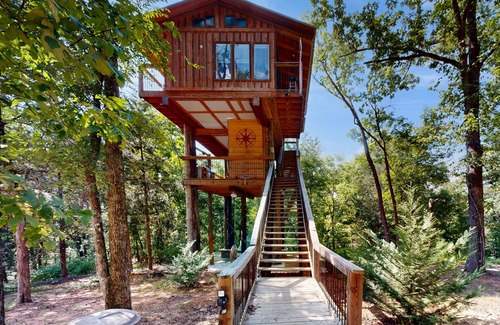 Jackson Casa | Mountain view home with hot tub