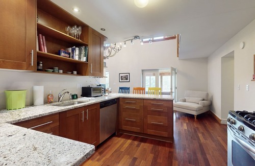 Morrisville Casa | Mountain view house w/ two fireplaces, BBQ, w/d, jacuzzi, wifi, a/c