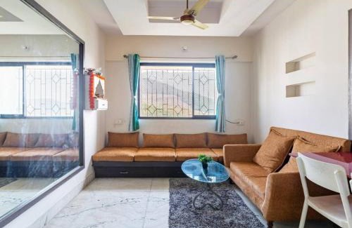 Malad East Casa | Mountain View