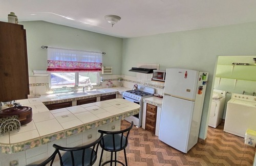 San Ignacio Casa | Mountain View In Town With King Suite (Midterm Available)