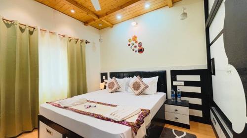 Kuthar Apartamento | Mountain View l 1BHK,2BHK,3BHK,4BHK,10BHK l Sitting Area Availbale by Night Sky