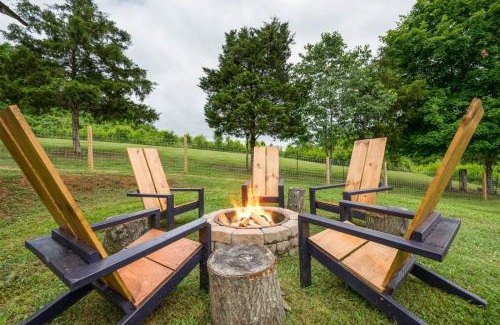 Dandridge Casa | Mountain View Lake House Hot Tub, Home Theater, Game Room, Fire Pit, Pet Friendly