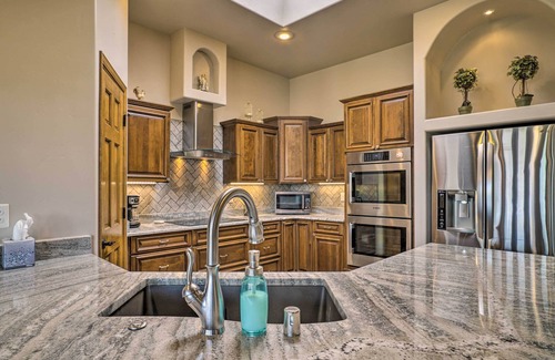 Las Cruces Casa | Mountain-View Las Cruces Getaway w/ Gas Grill