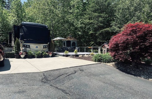 Lake Lure Alquiler De RV | Mountain View Luxury RV Spot, Class A Motorcoach Resort, Rumbling Bald Lake Lure