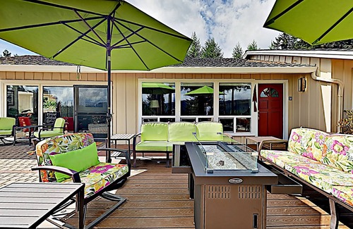 Los Gatos Casa | Mountain-view marvel with serene outdoor living space