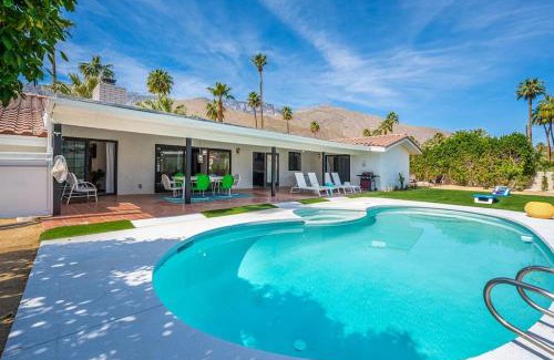 Twin Palms Casa | Mountain View Mid-Century
