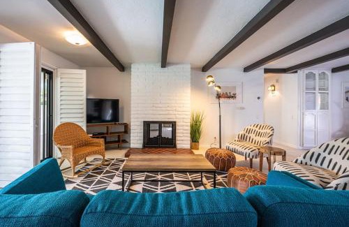 Twin Palms Casa | Mountain View Mid-Century