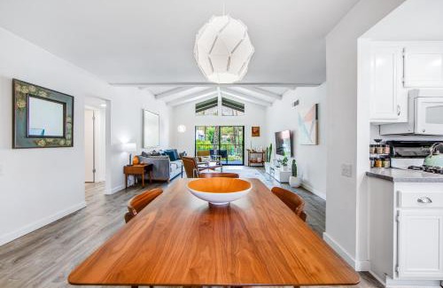 Canyon Corridor Apartamento | Mountain View Modern Condo Permit# 4340