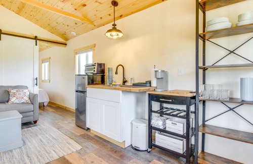 Whitehall Cabina | Mountain-View Montana Rental Cabin on Alpaca Farm!
