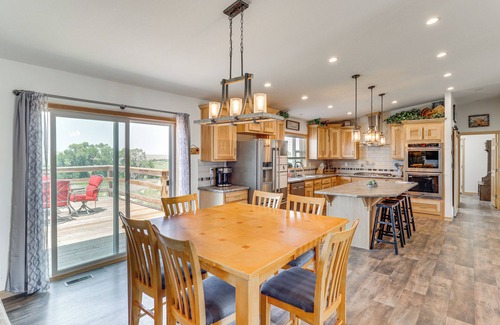 Lander Casa | Mountain-View Retreat in Lander w/ Private Yard!