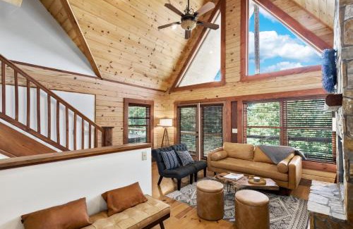 Lenoir Casa | Mountain View Retreat