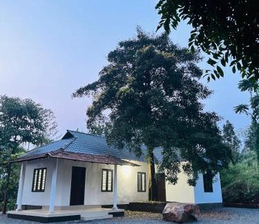 Talipparamba Casa | Mountain View room Paithalvillage