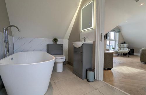 Newcastle Hotel | Mountain View Rooms