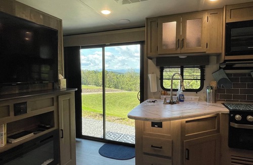Dahlonega Cabina | Mountain View Sip & Stay - near wineries, hikes, and towns!