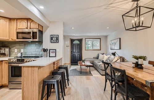 Dunkin Hill Casa | Mountain view ski townhouse