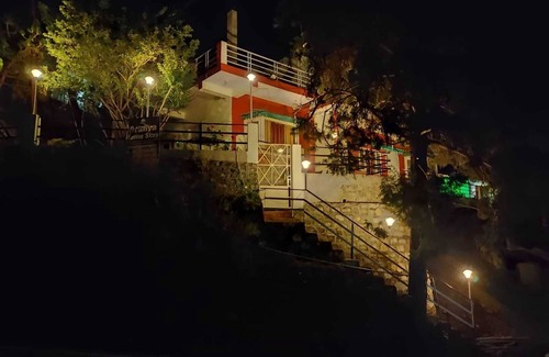 Bhimtal Cabaña | Mountain View stay with activities like Bird watching, paragliding, hikes etc.