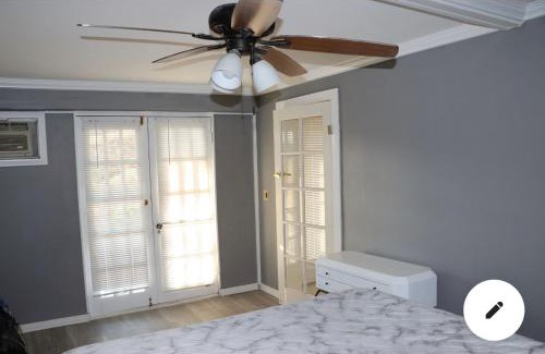 Hemet Casa | Mountain View Studio