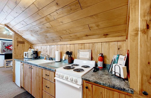 South Fork Casa | Mountain-view studio with private balcony, wood stove, and fast WiFi