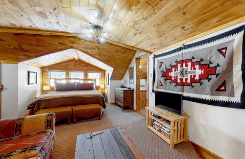 South Fork Casa | Mountain-view studio with private balcony, wood stove, and fast WiFi