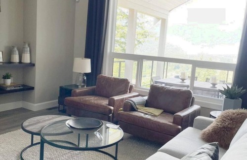 Agassiz Casa | Mountain View suite