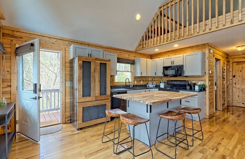Tiger Cabina | Mountain View ~ Sunsets on the Porch ~ Near Lake Burton!