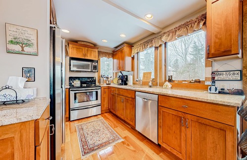 Bromley Mountain Casa | Mountain-view townhome with seasonal pool, ski shuttle, & private deck