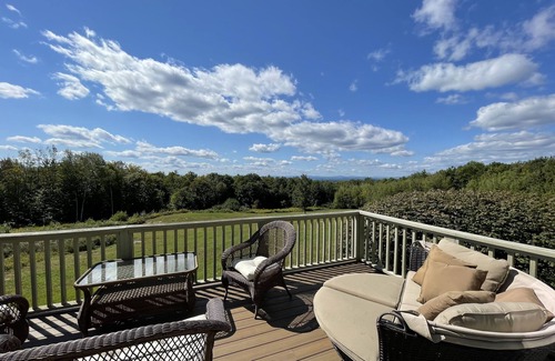 Tuftonboro Casa | Mountain View Getaway-Near Lake Winnipesaukee