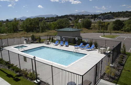 Northwest Colorado Springs Apartamento | Mountain View Studio + Pool Access