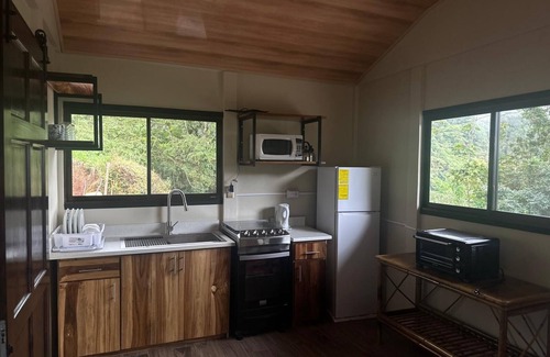 Legua Villa | Refugio Tranquilo en la Jungla con Vistas al Océano y Piscina Privada