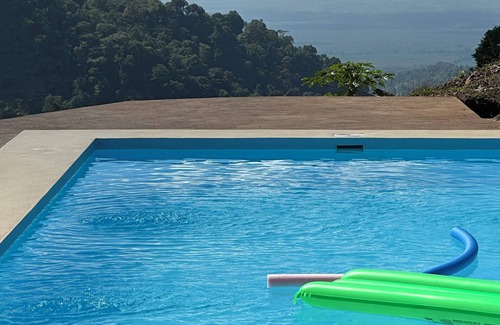 Legua Villa | Refugio Tranquilo en la Jungla con Vistas al Océano y Piscina Privada