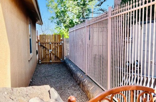 Northeast El Paso Casa | Mountain Views- 15 min to fort bliss. No pets