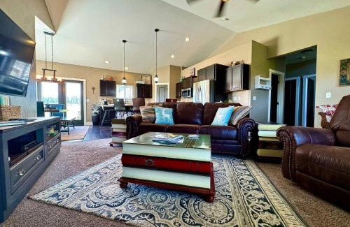 Columbia Falls Casa | Mountain Views - 20 min from Glacier