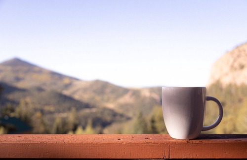 Cripple Creek Cabina | Mountain Views - 3BR Cabin, Pet-Friendly, Hot Tub!