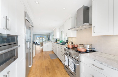 Hastings Casa | Mountain Views, 6 Bedroom, Patio, BBQ, Centrally located and Near Downtown