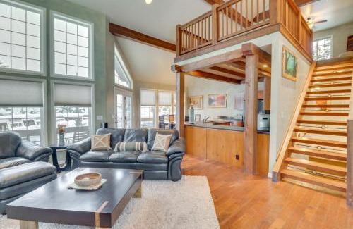 Eureka Casa | Mountain Views and Deck Spacious Eureka Getaway!