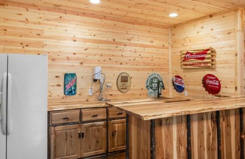 Grassy Creek Casa | Mountain Views - Firepit - Gas Fireplace - Sleeps 15