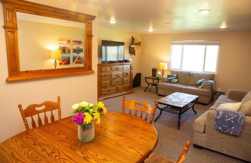 Heart of Missoula Casa | Mountain Views from the Hot Tub